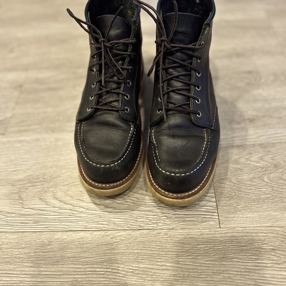 Red Wing classic Moc Boot - Picture 1 of 4